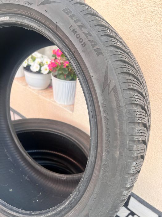 245/40/18  BRIDGESTONE Blizzak  LM005