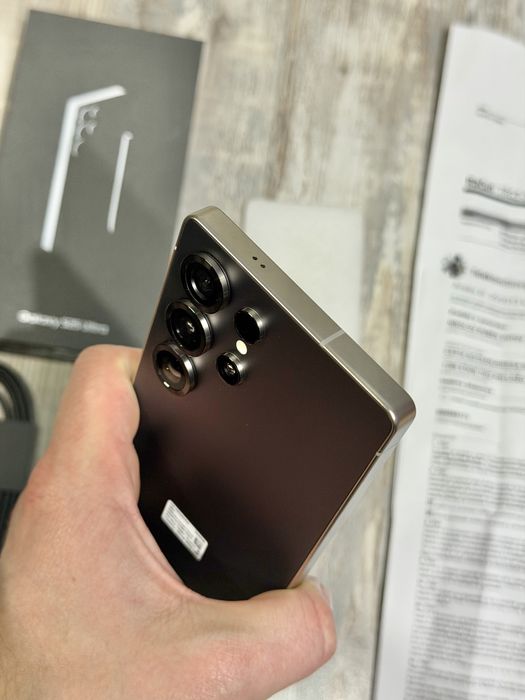 Нов Samsung Galaxy S25 Ultra 5G 256 GB 12 GB Ram Нов