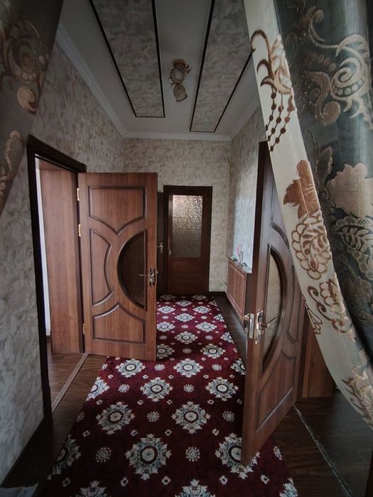 Termiz shahridagi Repina kochasida 9 xonadan iborat uy sotiladi