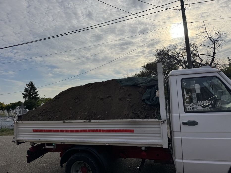 Piatră Nisip Balast Pamant negru-Vegetal Pietris Pufar Moluz Excavator Demolat Nivelat