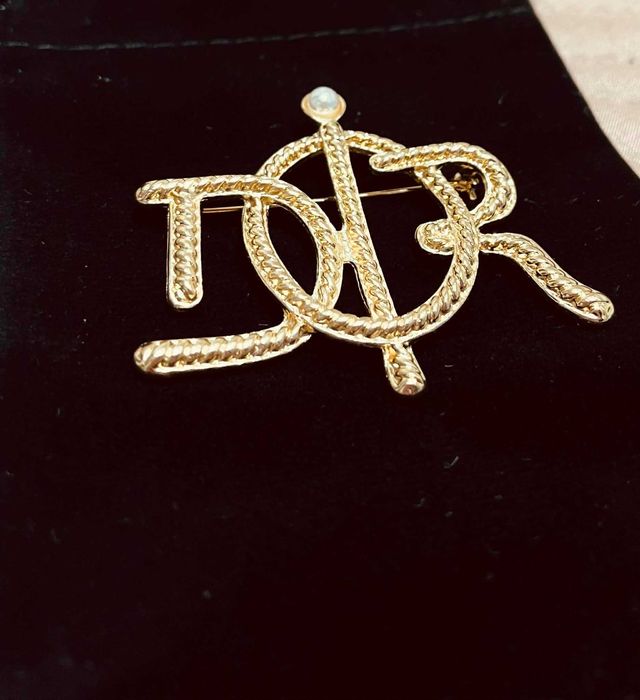 Чанти ISL -Michael Kors DIOR и други несесери и портмонета