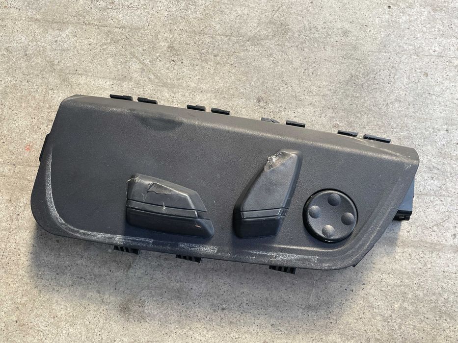 Comanda reglaj scaun stanga Bmw seria 5 F07/F10, X5/X6 cod 9302291