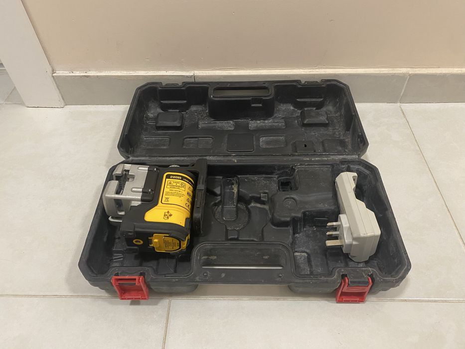 Лазерен нивелир DEWALT DW089K