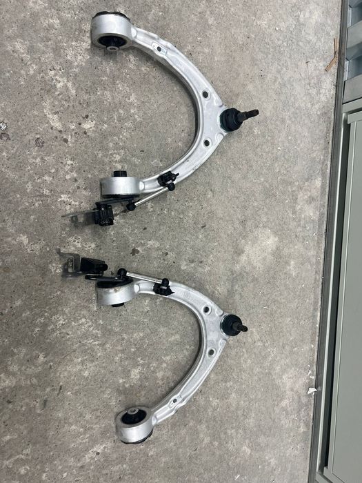 Горни напречни носачи за Порше Тайкан