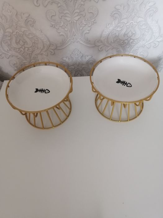 Продаю миски для кошек и собак.