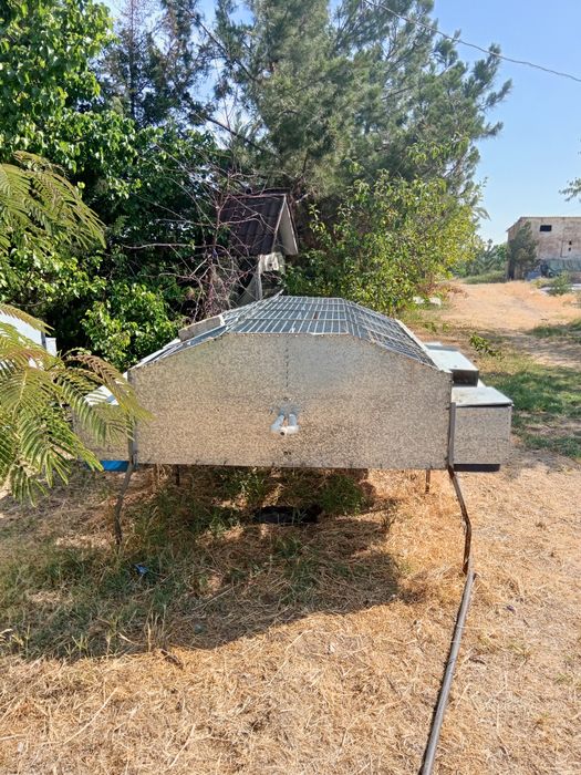 quyoning uyi sotiladi 2 ta dina  narxi 5 mln. manzil toshkent