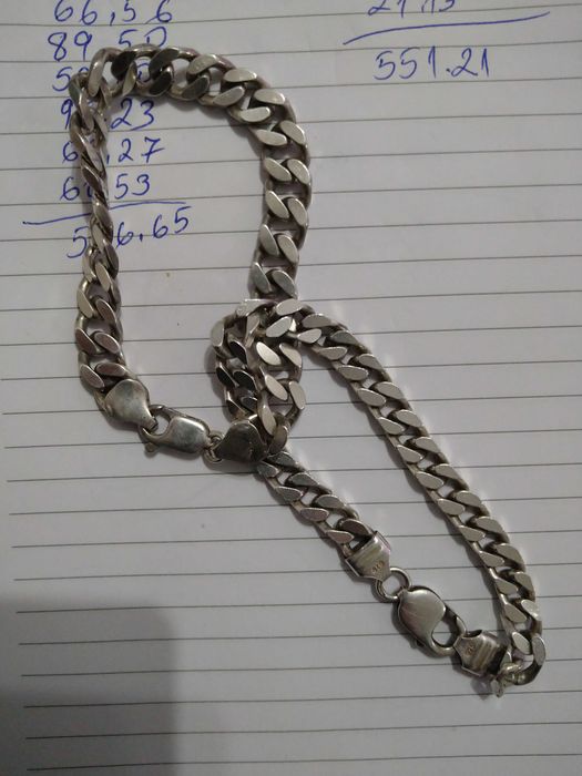 Сребърни гривни и ланци