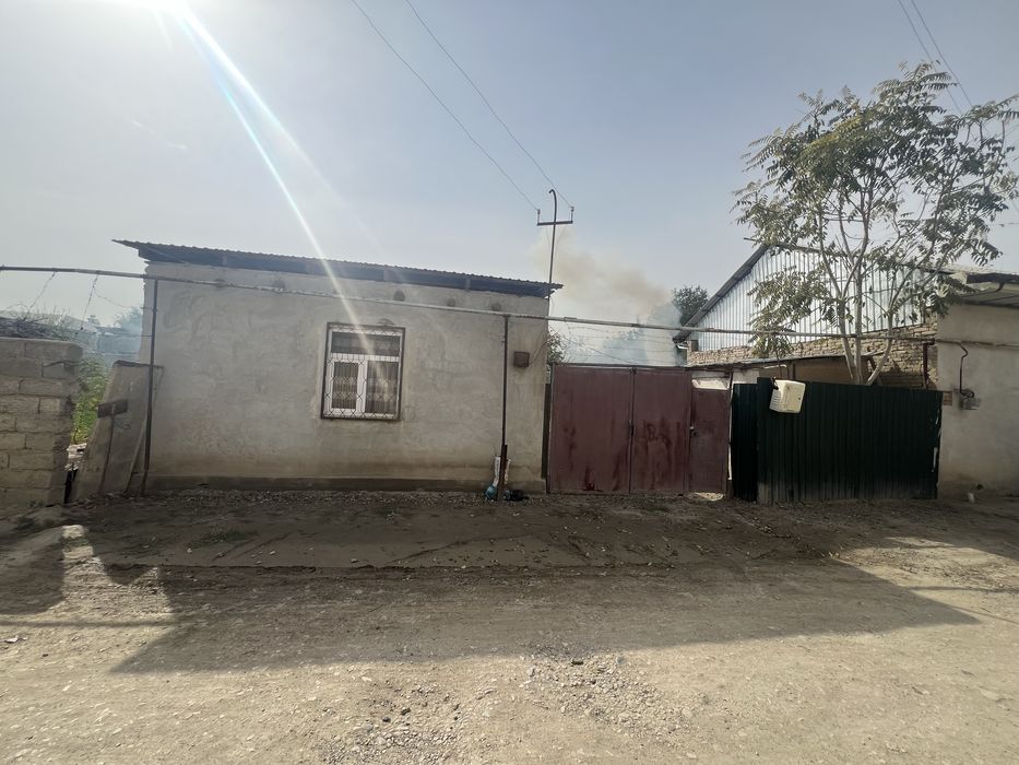 Dacha kvartiraga almashtiriladi hamma sharoitlari bor shahar markazida