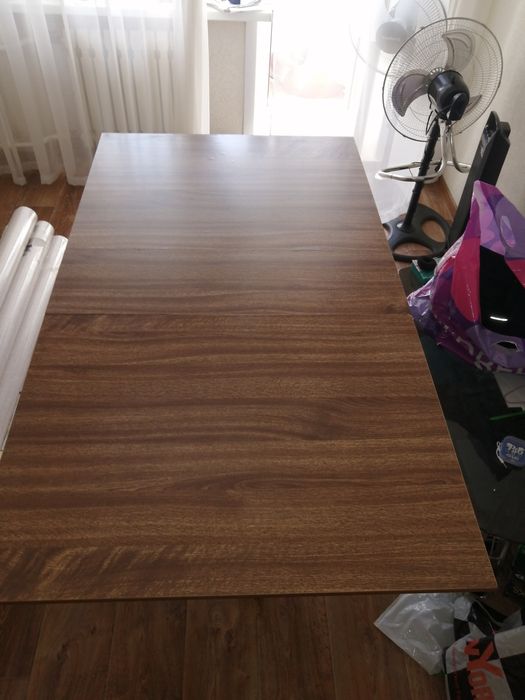 Продам стол книжка в хорошем состоянии. Торг