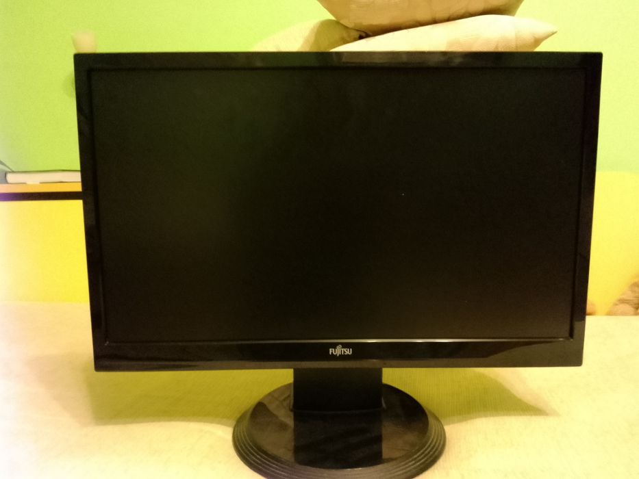 Монитор Fujitsu -22 in