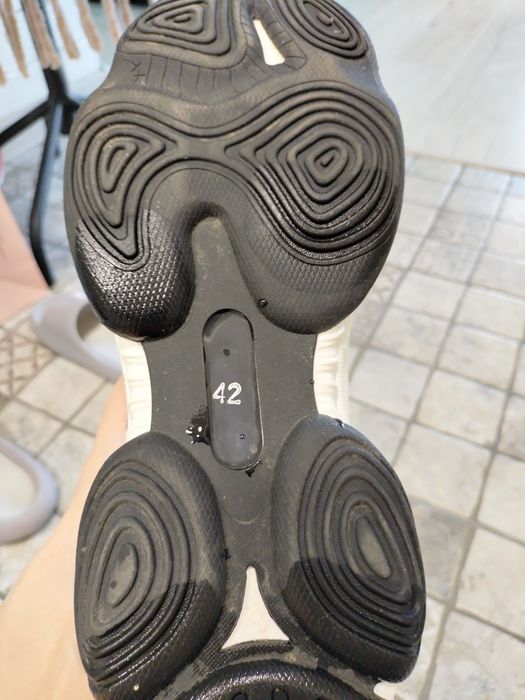 СРОЧНО Продам кроссовки