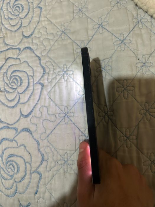 Iphone 12             .