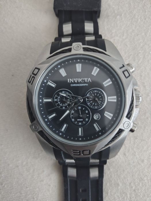 Метален часовник Invicta