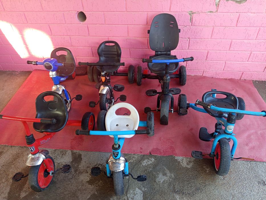 Детский велосипед трёхколёсный .