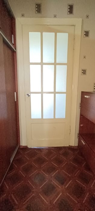 Продаются двери межкомнатные деревянные