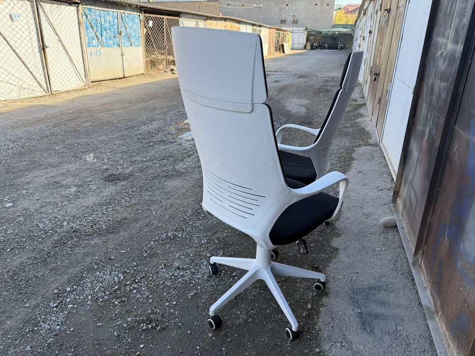 * Компьютерное кресло Norden IQ / (white+black)