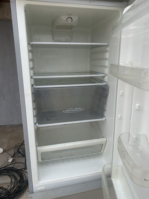 Холодильник LG сатылады.