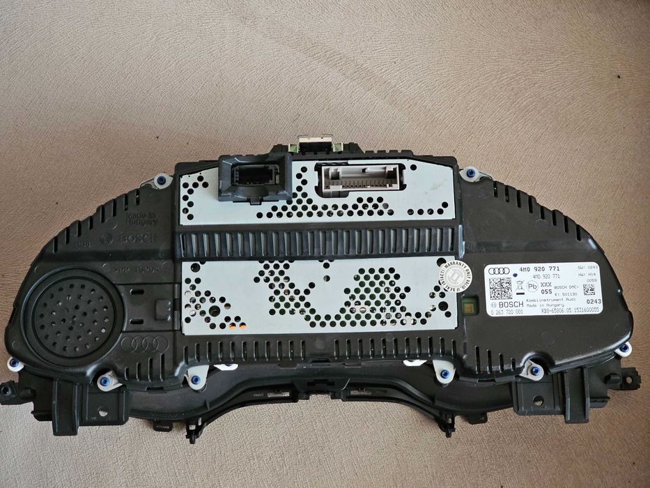 AUDI Q7 4M Cockpit display 4M0 920 771 дисплей за кокпит (табло)
