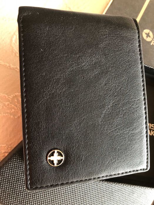 Кожен портфейл Swiss Peak с RFID защита против сканиране на карти, нов