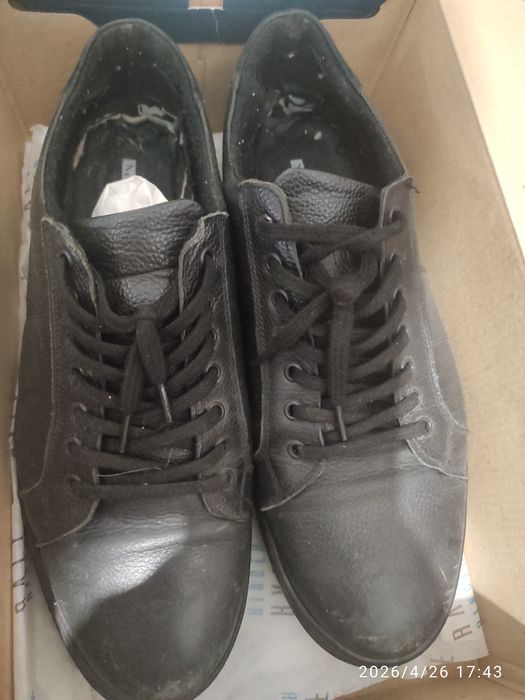 Отдам ботинки на сейчас 44р