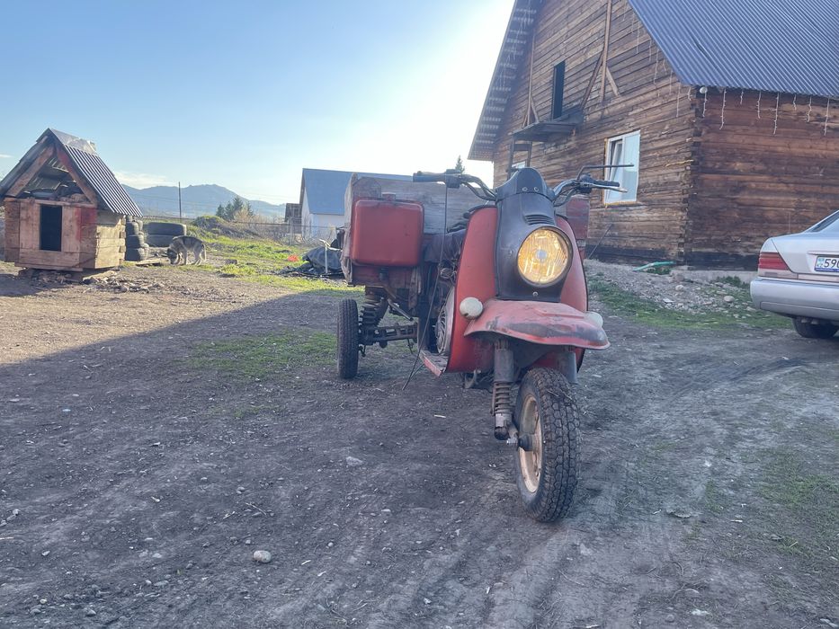 Мотоцикл муравей на ходу