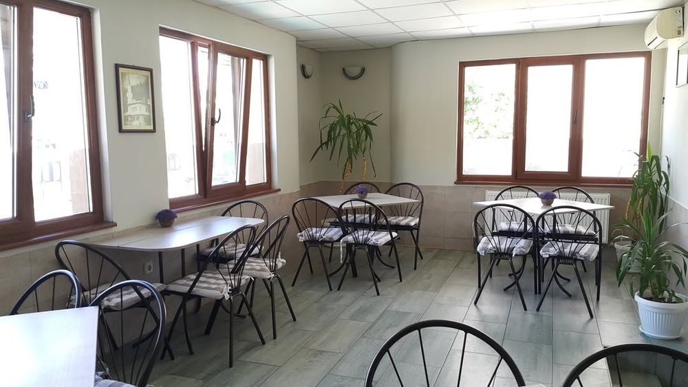 Дава се под наем Заведение в Балчик - 170 кв.м за 765 € - Снимка #2