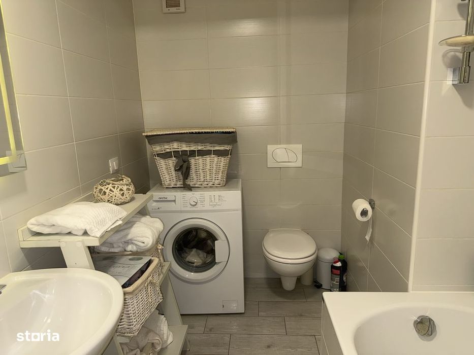 Apartament 2 camere zona TRACTORUL