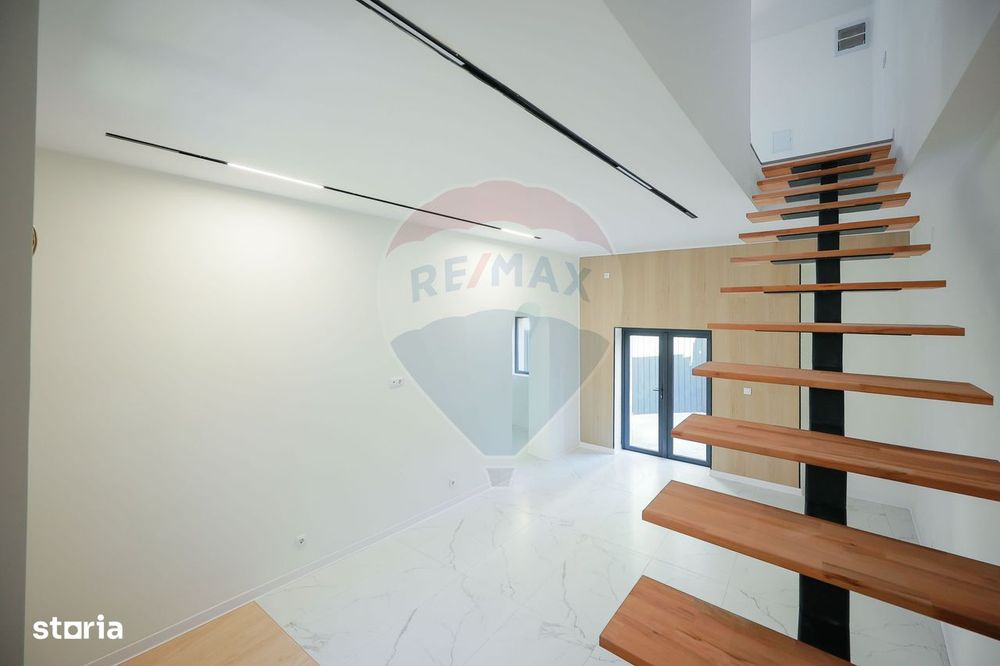 Apartament cu 4 camere de vânzare, ultracentral