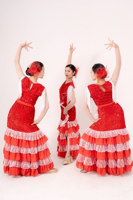 Продам испанский костюм