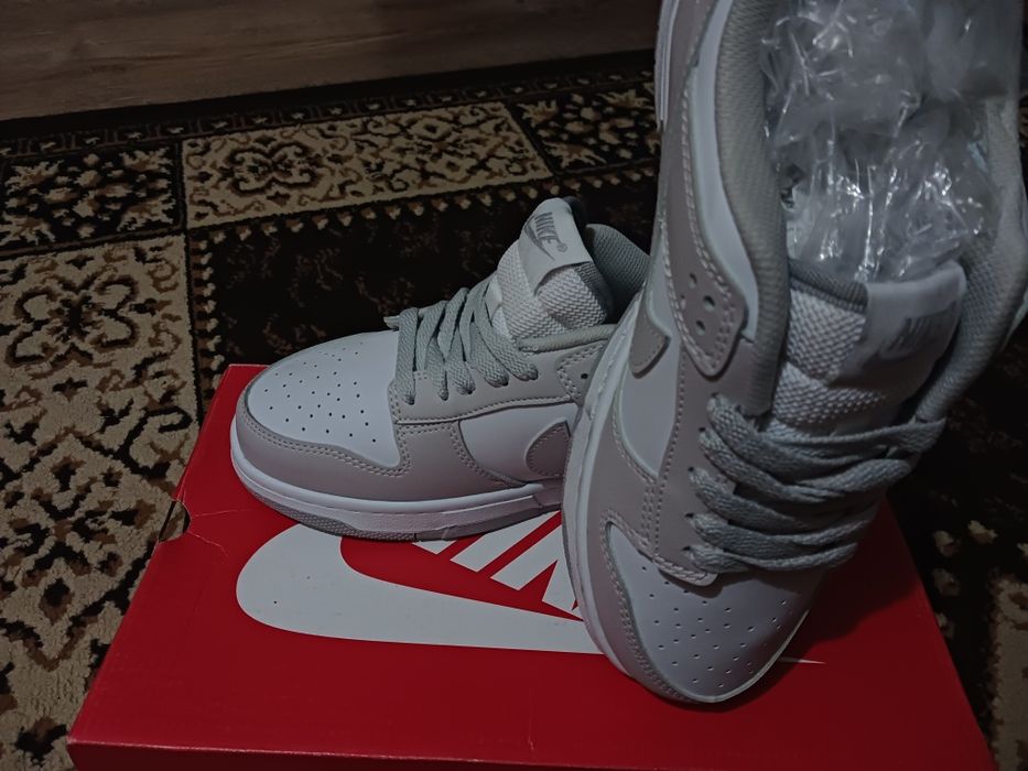 Adidasi nike dunk low
