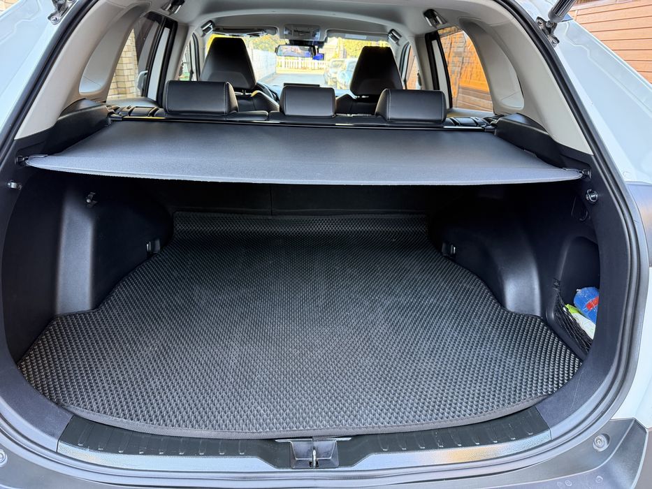 Продаю Toyota Rav4 2020