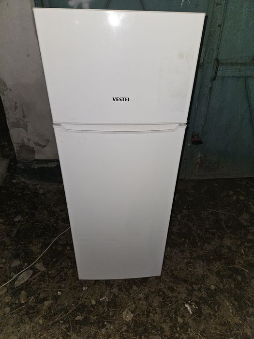 Холодильник vestel невключается мотор згорел