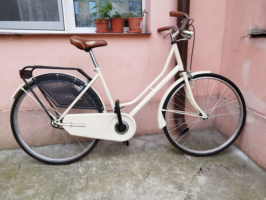 Vând bicicleta dama.
