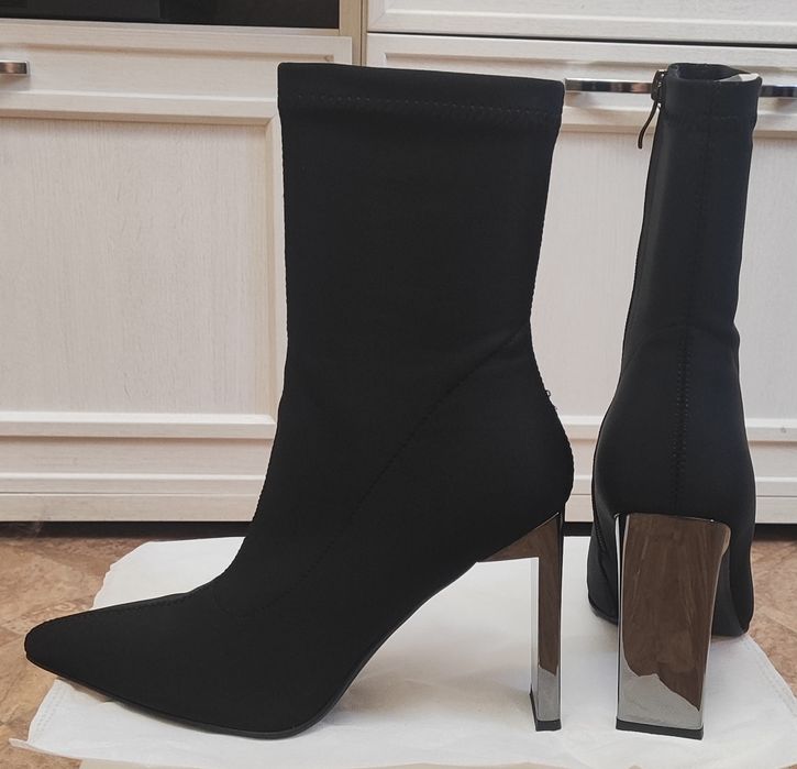 Продам ботильоны стрейч, новые.