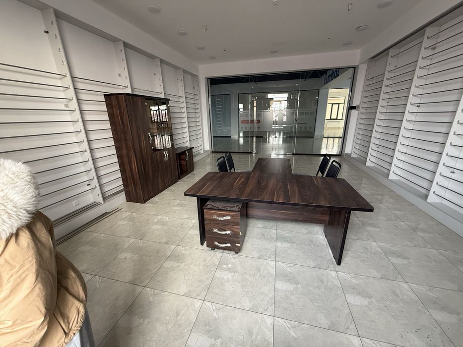 Ofisniy mebel sotiladi