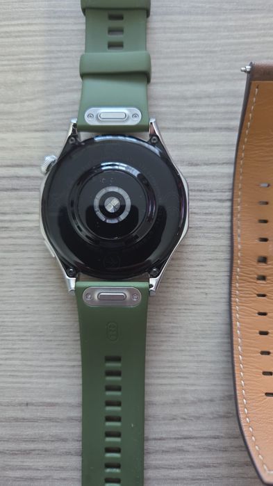 Smartwatch Huawei GT4, in Garantie, putin folosit