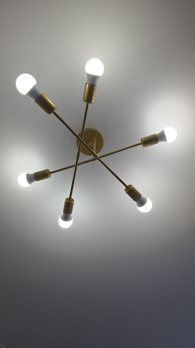 Продам люстры современные