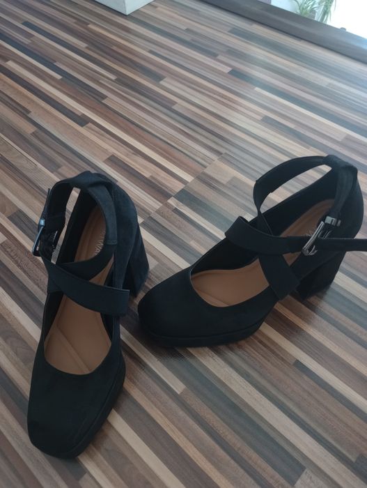 Pantofi negre cu toc