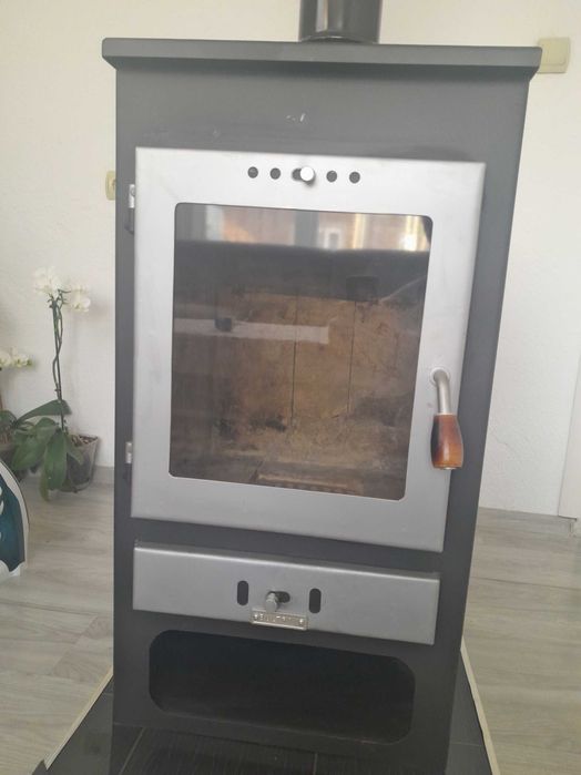 Печка Камина в добро състояние като нова е