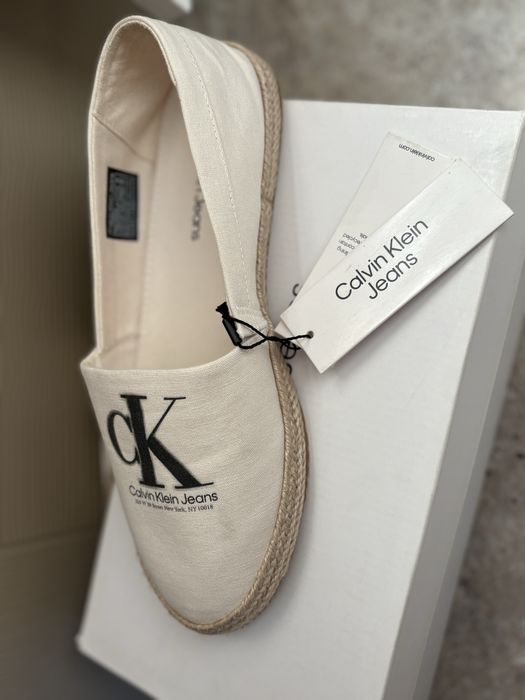 Нови еспадрили Calvin Klein