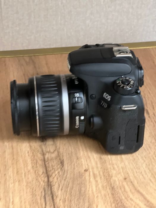 Продаю Canon EOS 77D