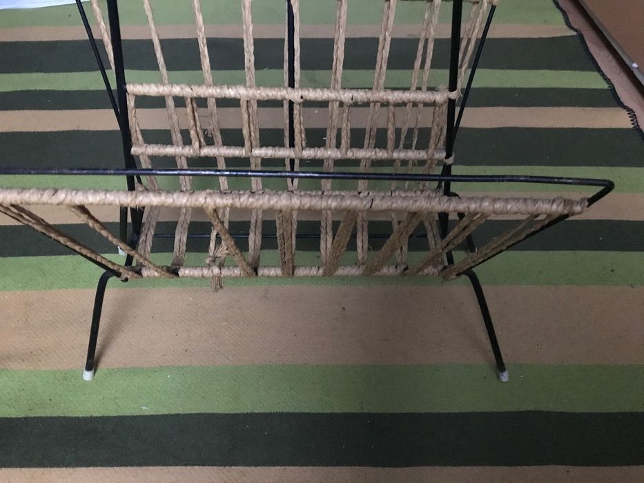 Кошница за списания