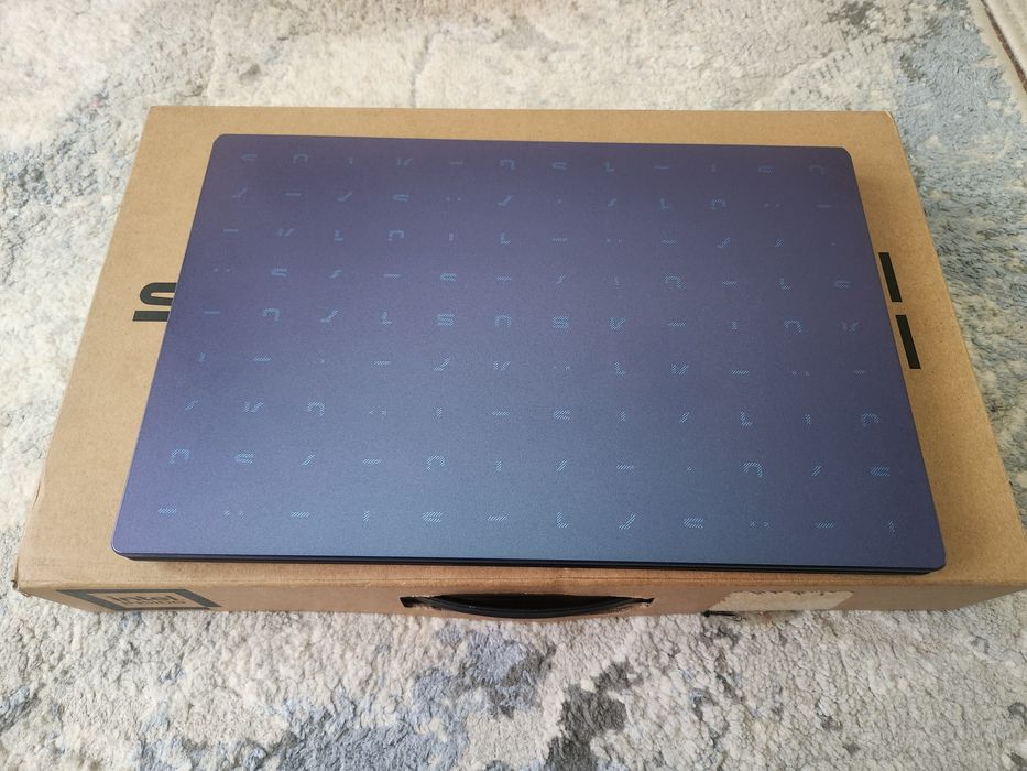 Noutbuk ASUS 16/512 gb sotiladi