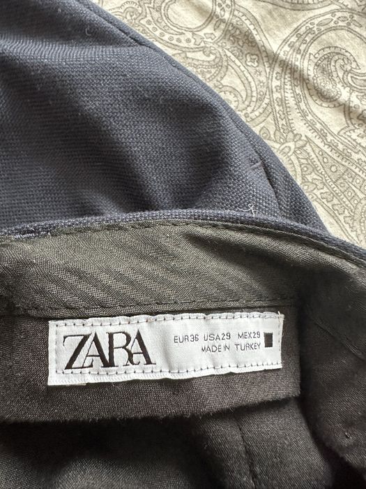 Pantaloni Zara