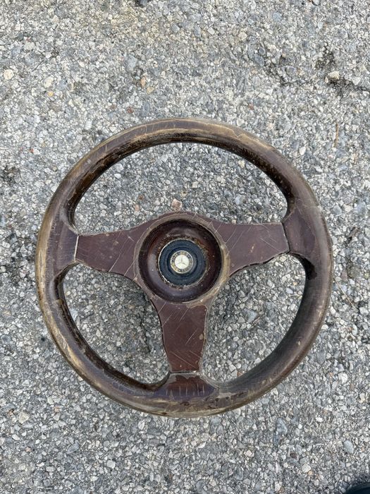 Дървен ретро волан за mercededes W 123