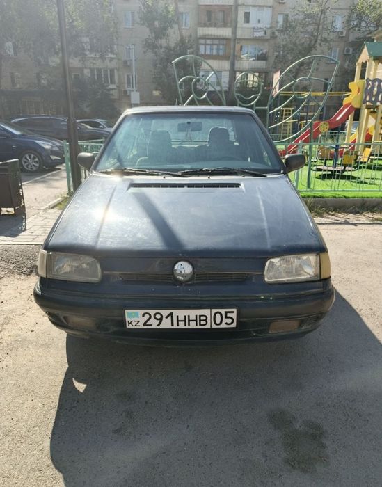 Автомобиль Шкода Фелиция