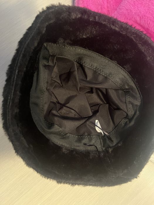 Мека зимна шапка