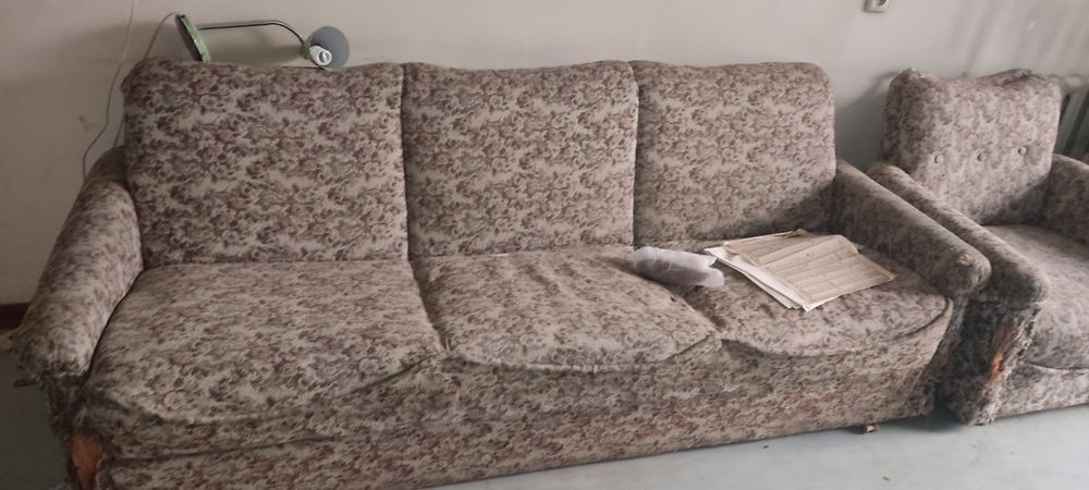 Отдам даром диван