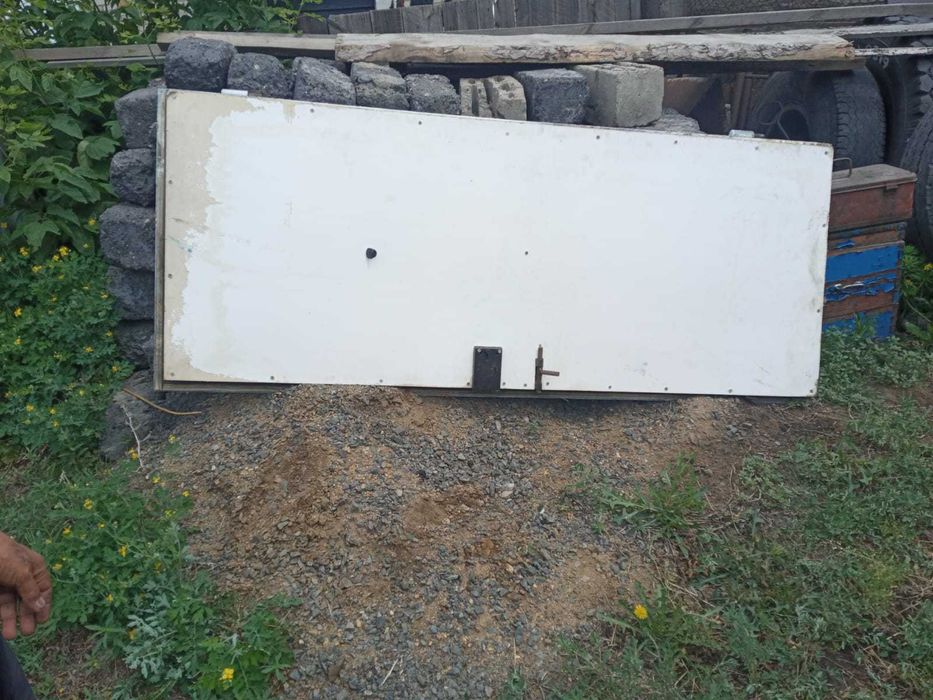 Продам железн.дверь