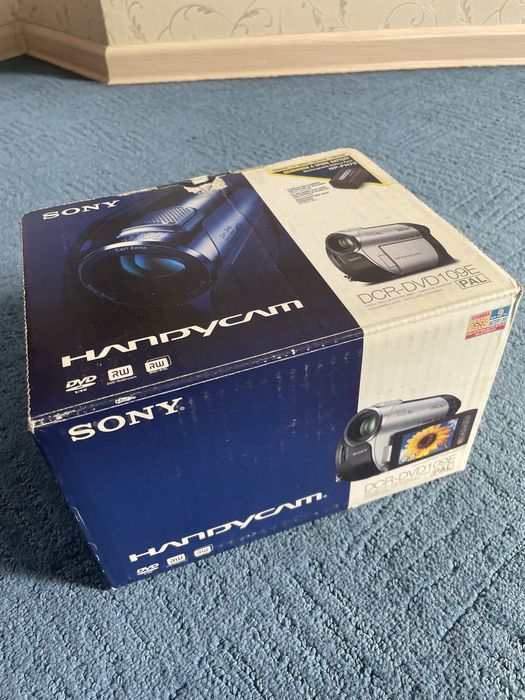 Винтажная видео камера Sony